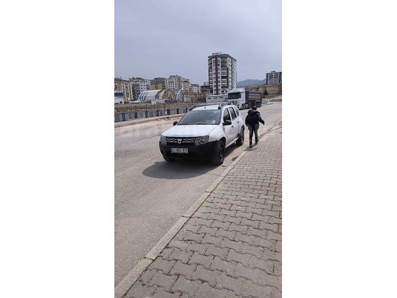 Sahibinden Dacia Duster 1.5 dCi Laureate 2016 Model  350.000 km Beyaz