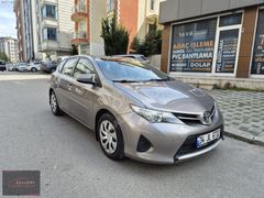 İLK SAHİBİNDEN TOYOTA AURİS
