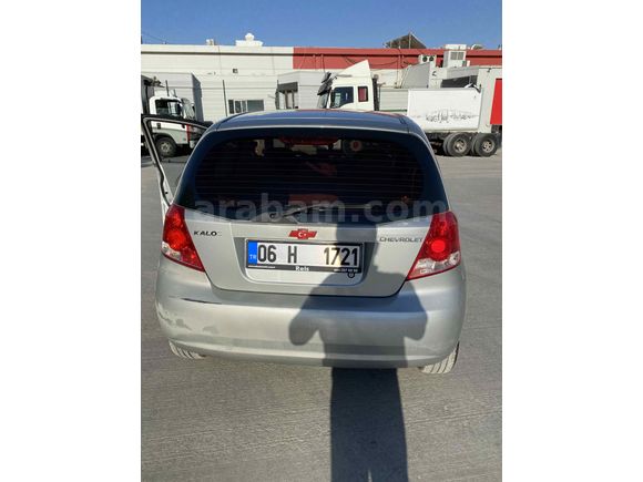 Sahibinden Chevrolet Kalos 1.2 SE 2005 Model Ankara 166.000 km GriSon fotoğraftaki haliyle satılık park halinde çarpılmış kaçılmış o yüzden fiyat düşt