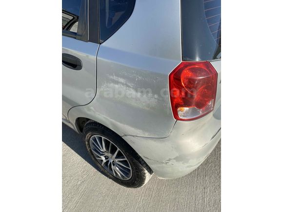 Sahibinden Chevrolet Kalos 1.2 SE 2005 Model Ankara 166.000 km GriSon fotoğraftaki haliyle satılık park halinde çarpılmış kaçılmış o yüzden fiyat düşt