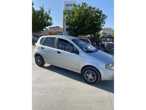 Sahibinden Chevrolet Kalos 1.2 SE 2005 Model Ankara 166.000 km GriSon fotoğraftaki haliyle satılık park halinde çarpılmış kaçılmış o yüzden fiyat düşt