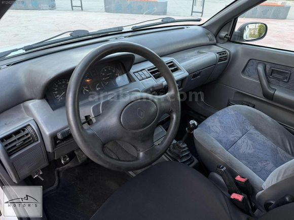 DEĞİŞENSİZ TAKASLI SIFIR MOTORLU CLIO 1.4 ENERGY 5 KAPI