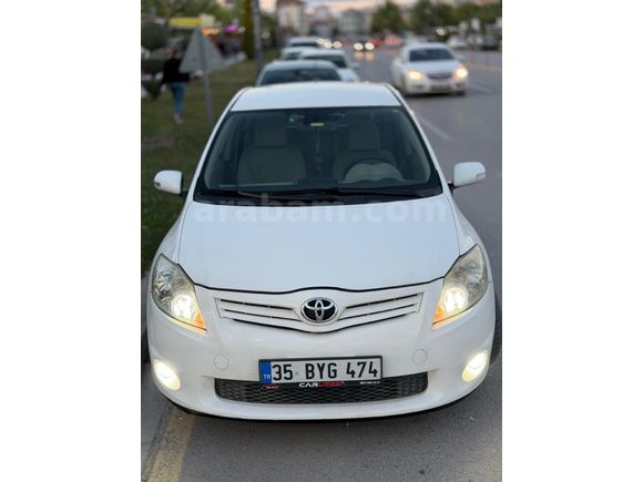 Sahibinden Toyota Auris 1.6 Elegant 2011 Model sınıfının en dolusu