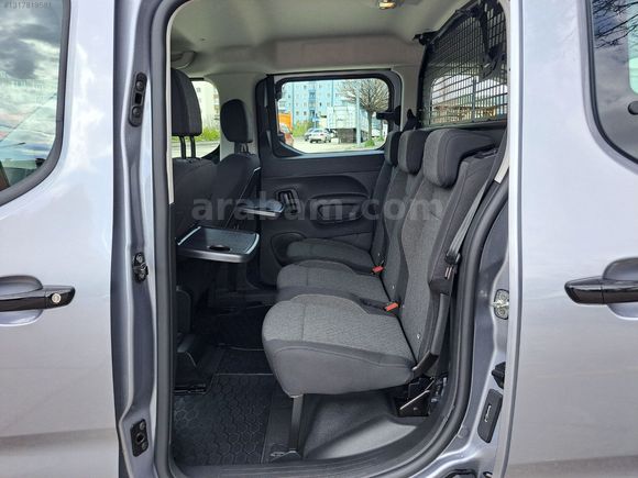 2025 OPEL COMBO YENİ KASA SIFIR KİLOMETRE EAT8 130 HP