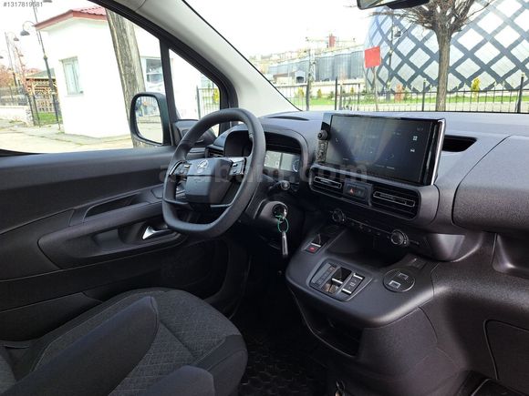 2025 OPEL COMBO YENİ KASA SIFIR KİLOMETRE EAT8 130 HP