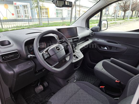 2025 OPEL COMBO YENİ KASA SIFIR KİLOMETRE EAT8 130 HP