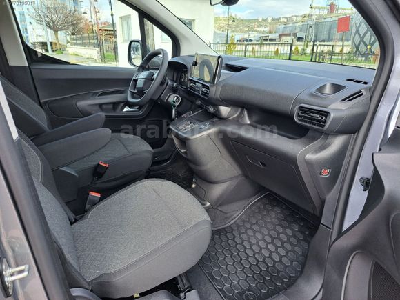 2025 OPEL COMBO YENİ KASA SIFIR KİLOMETRE EAT8 130 HP