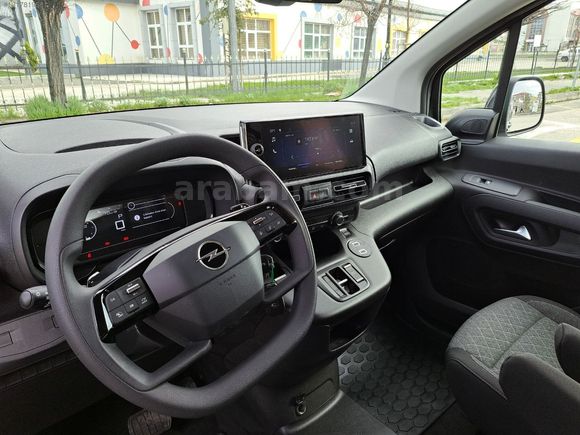 2025 OPEL COMBO YENİ KASA SIFIR KİLOMETRE EAT8 130 HP