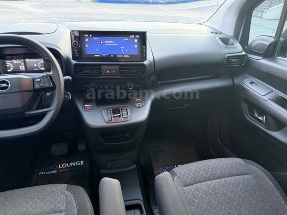 2025 OPEL COMBO 16 BİN KM TRAMERSİZ DEGİŞENSİZ BOYASIZ 132 HP