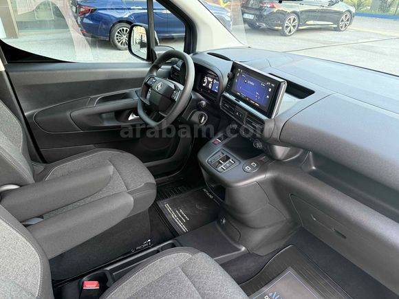2025 OPEL COMBO 16 BİN KM TRAMERSİZ DEGİŞENSİZ BOYASIZ 132 HP