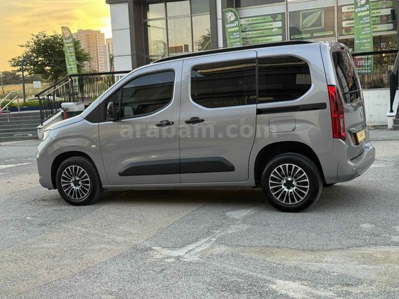 2025 OPEL COMBO 16 BİN KM TRAMERSİZ DEGİŞENSİZ BOYASIZ 132 HP