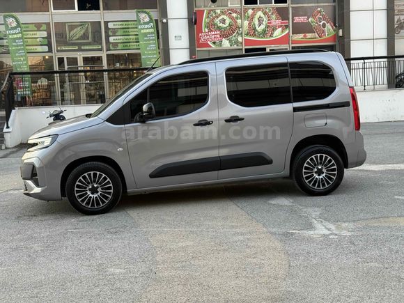 2025 OPEL COMBO 16 BİN KM TRAMERSİZ DEGİŞENSİZ BOYASIZ 132 HP
