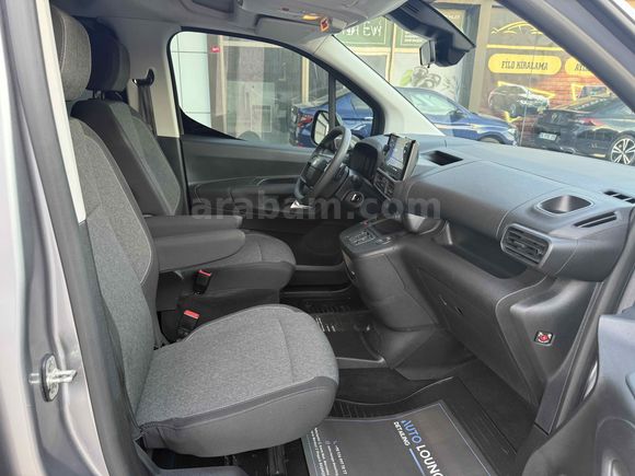 2025 OPEL COMBO 16 BİN KM TRAMERSİZ DEGİŞENSİZ BOYASIZ 132 HP