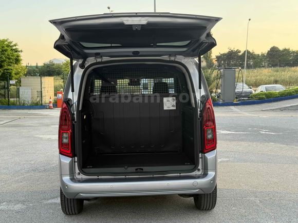 2025 OPEL COMBO 16 BİN KM TRAMERSİZ DEGİŞENSİZ BOYASIZ 132 HP