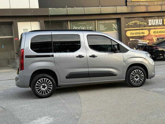 2025 OPEL COMBO 16 BİN KM TRAMERSİZ DEGİŞENSİZ BOYASIZ 132 HP