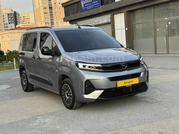 2025 OPEL COMBO 16 BİN KM TRAMERSİZ DEGİŞENSİZ BOYASIZ 132 HP