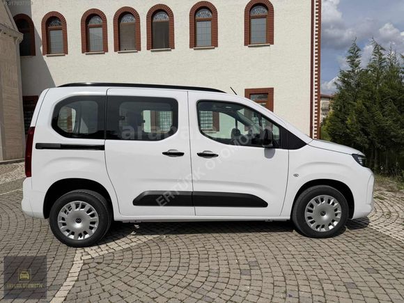 ERTÜRK OTOMOTİV DEN OPEL COMBO OTOMATİK VİTES