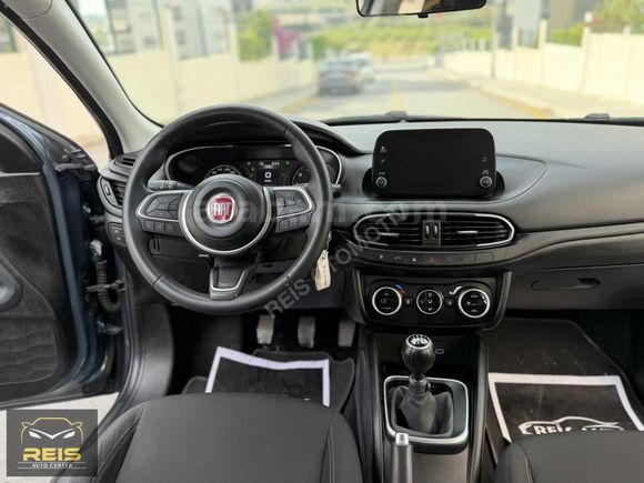 2023 MODEL URBAN HATASIZ BOYASIZ 66 BİN KM DE CAM GİBİİİİİİİİ