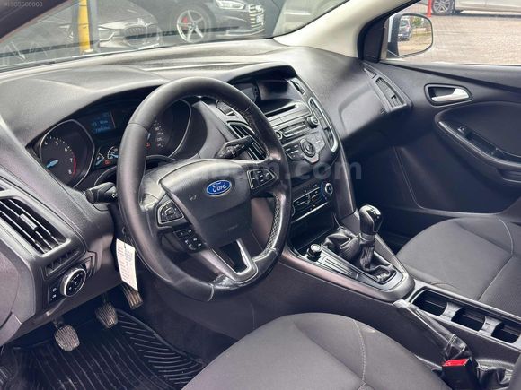 2015 MODEL FORD FOCUS