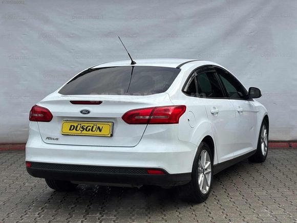 2015 MODEL FORD FOCUS