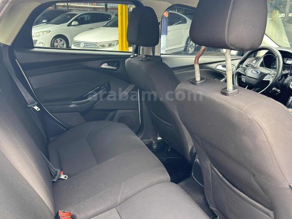 2015 MODEL FORD FOCUS