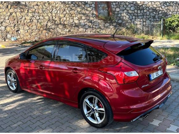 FORD FOCUS 1.6 BENZİNLİ TREND X 71000 KM'DE