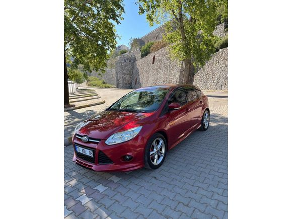 FORD FOCUS 1.6 BENZİNLİ TREND X 71000 KM'DE