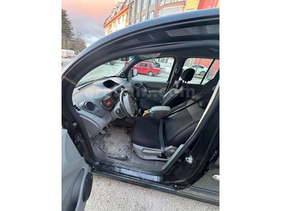 Sahibinden Renault Kangoo Multix 1.5 dCi Authentique 2010 Model  290.000 km Siyah