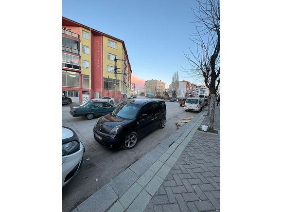 Sahibinden Renault Kangoo Multix 1.5 dCi Authentique 2010 Model  290.000 km Siyah