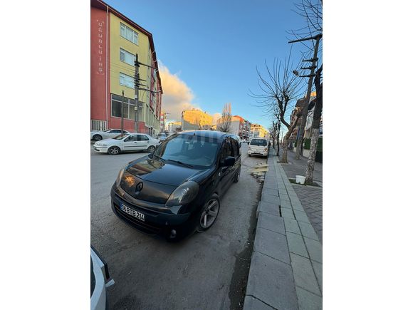 Sahibinden Renault Kangoo Multix 1.5 dCi Authentique 2010 Model  290.000 km Siyah