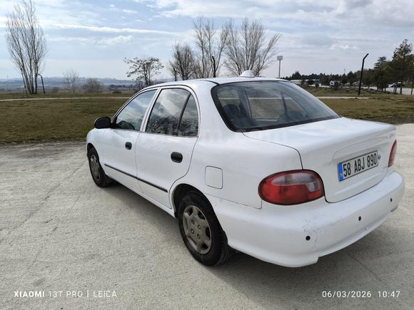 Sahibinden Hyundai Accent 1.5 GLS otomatik vites-ABS-klima.1998 Model