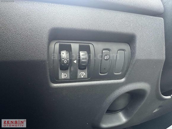 ?ZENGİN den ?K.KARTI 12 AY TK 2010 MEGANE SEDAN 1.5 DCI AUTH.