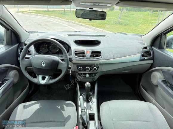 İZ-PARK AUTO 2011 MEGANE 1.5 DCİ Authentique EMİNEVİM*KATILIMEVİ