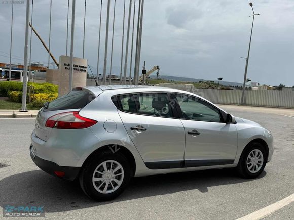 İZ-PARK AUTO 2011 MEGANE 1.5 DCİ Authentique EMİNEVİM*KATILIMEVİ