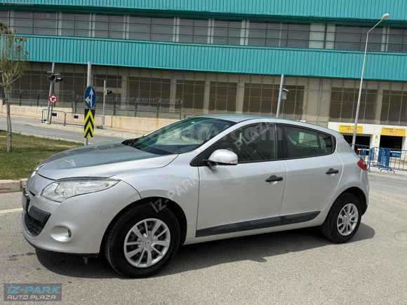 İZ-PARK AUTO 2011 MEGANE 1.5 DCİ Authentique EMİNEVİM*KATILIMEVİ
