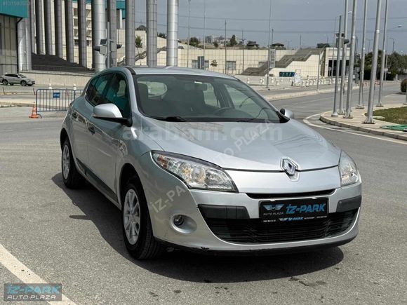İZ-PARK AUTO 2011 MEGANE 1.5 DCİ Authentique EMİNEVİM*KATILIMEVİ