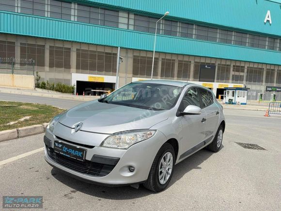 İZ-PARK AUTO 2011 MEGANE 1.5 DCİ Authentique EMİNEVİM*KATILIMEVİ