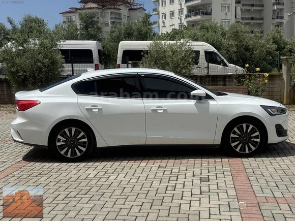 2022 28000 KM HATASIZ FORT FOCUS TİTANYUM PAK .