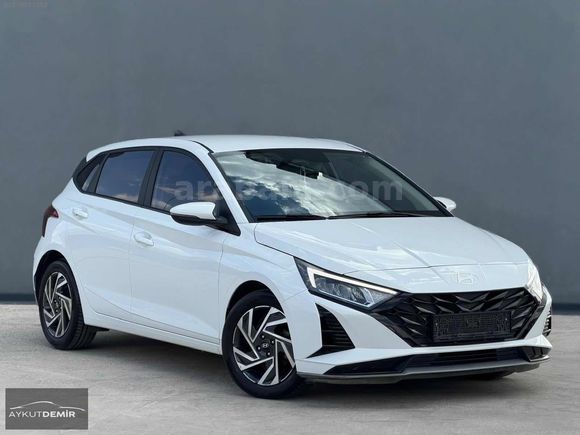 2023 HYUNDAİ İ20 1.4 MPI STYLE GSR2 PAKET MAKYAJLI KASA