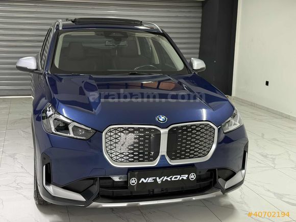 NEVKOR AUTO'DAN 2024 MODEL İX1 eDRIVE20 TABA- CAM TAVAN 42.000KM