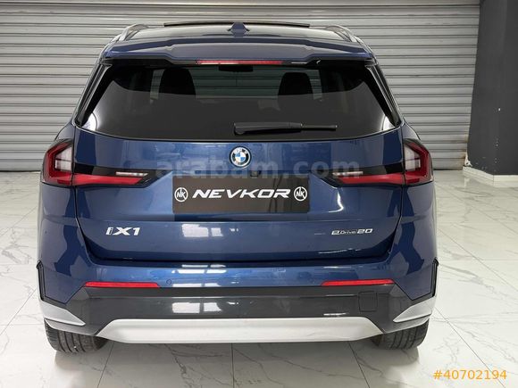 NEVKOR AUTO'DAN 2024 MODEL İX1 eDRIVE20 TABA- CAM TAVAN 42.000KM