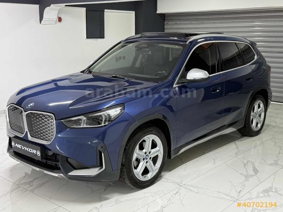 NEVKOR AUTO'DAN 2024 MODEL İX1 eDRIVE20 TABA- CAM TAVAN 42.000KM