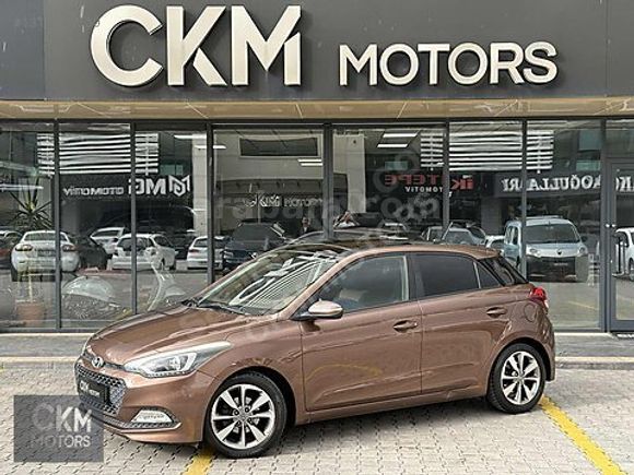HYUNDAİ İ20 1.2 MPI STYLE - CAM TAVAN - DEĞİŞENSİZ - 104.000 KM-