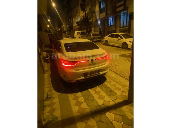 Sahibinden Renault Megane 1.3 TCe Joy 2021 Model  180.000 km Beyaz