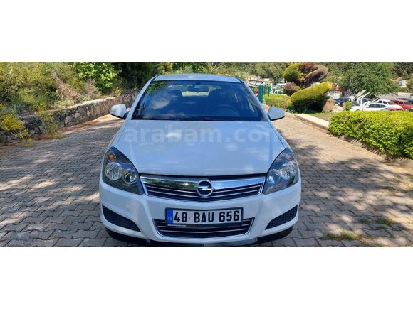 2013 MODEL OPEL ASTRA 1.6 ESSENTİA LPG'Lİ 153.000 KM'DE ORJİNAL.