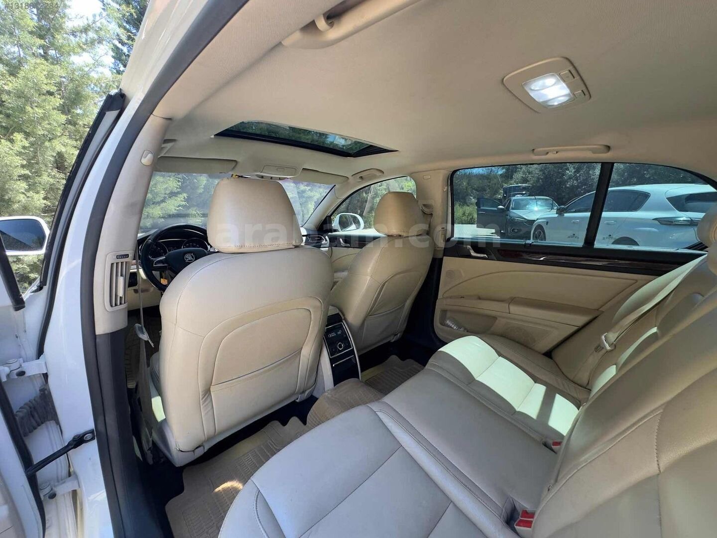 Galeriden Skoda SuperB 1.6 TDI Elegance 2013 Model İzmir 250.000 km Beyaz 4