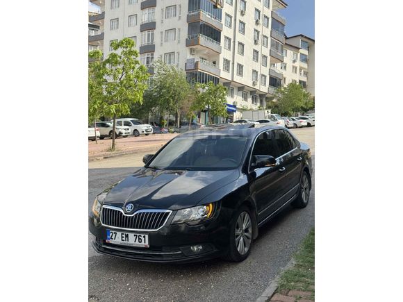 Sahibinden Skoda SuperB 1.6 TDI Prestige 2014 Model  258.000 km Siyah