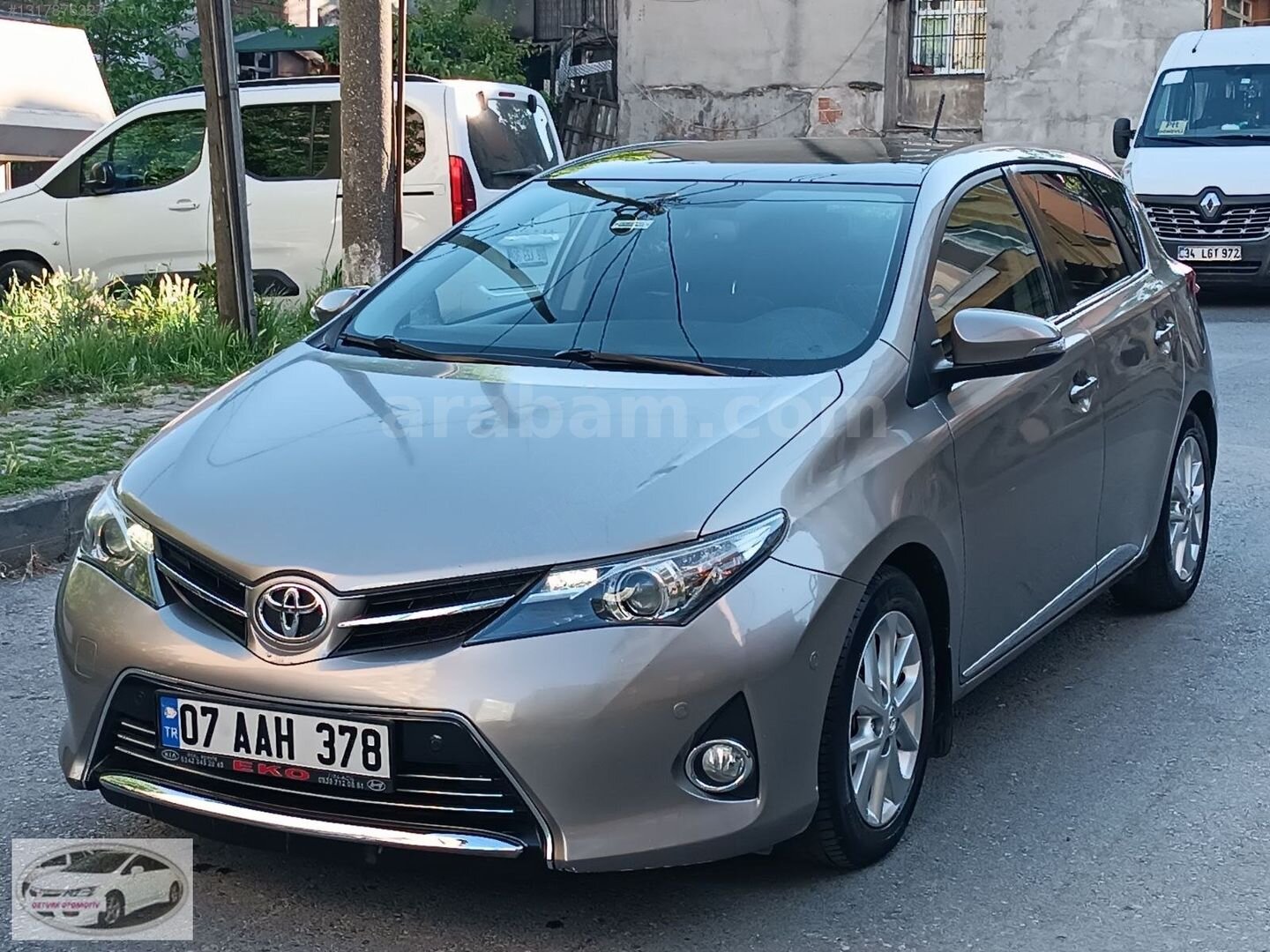 ÖZTÜRK AUTODAN BAKIMLI DÜŞÜK KMLİ OTOMATİK CAM TAVANLI AURİS 2