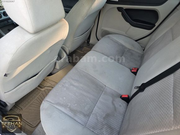 EFEHAN AUTO'DAN 2005 FORD FOCUS