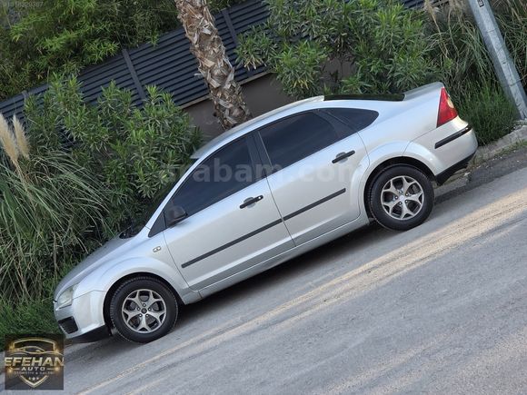 EFEHAN AUTO'DAN 2005 FORD FOCUS
